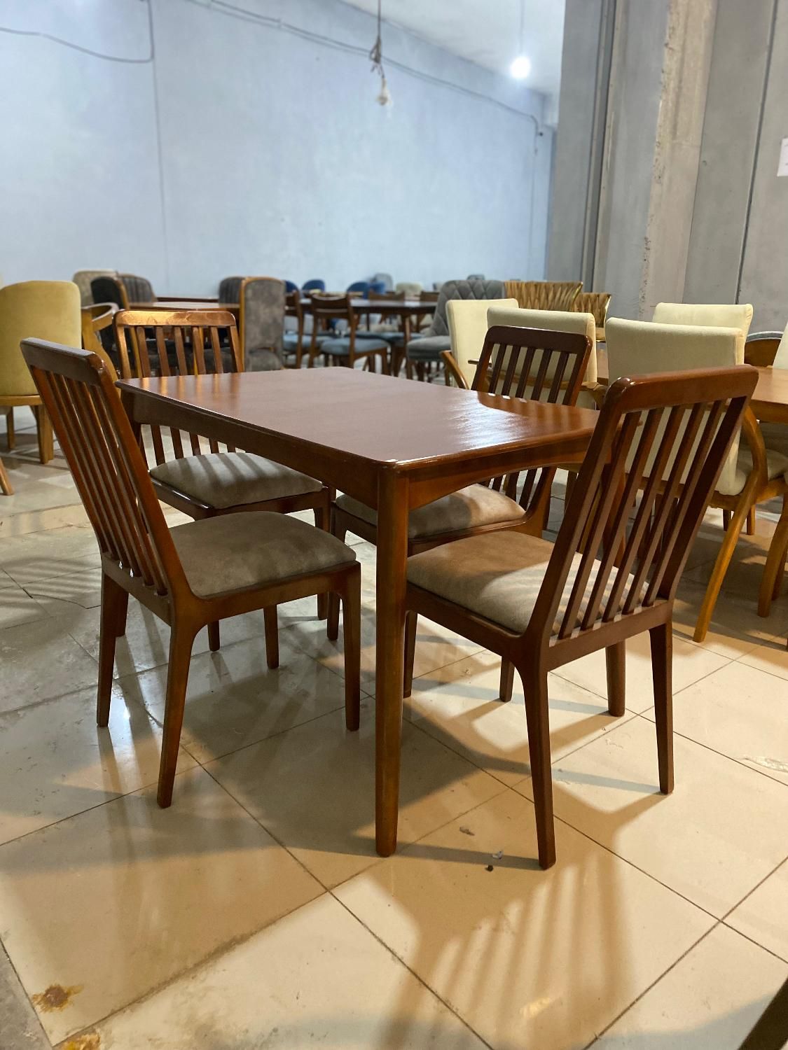 میز غذا خوری/۴نفره/ راش|میز و صندلی غذاخوری|قشم, |دیوار