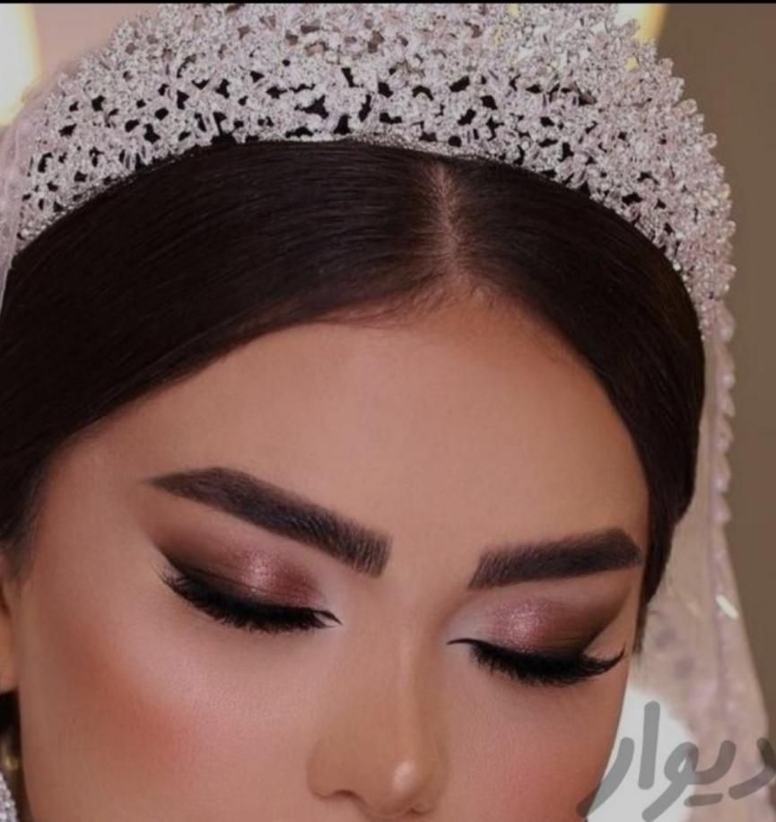 میکاپ و شینیون میکاپ عروس براشینگ کرلی حرفه ای|خدمات آرایشگری و زیبایی|تهران, تهرانپارس غربی|دیوار