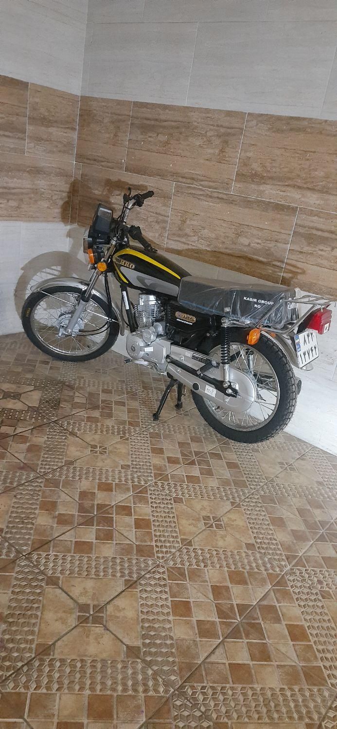 موتور هندا۱۲۵ رهرو مدل۱۴۰۳خشک بنزین نخورده زیرقیمت|موتورسیکلت|شیراز, عفیف‌آباد|دیوار
