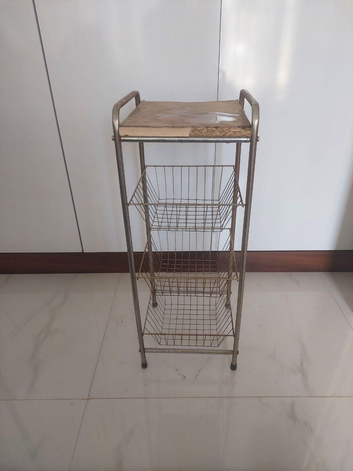 جای پیاز|آب‌چکان و نظم‌دهنده ظروف|بروجرد, |دیوار