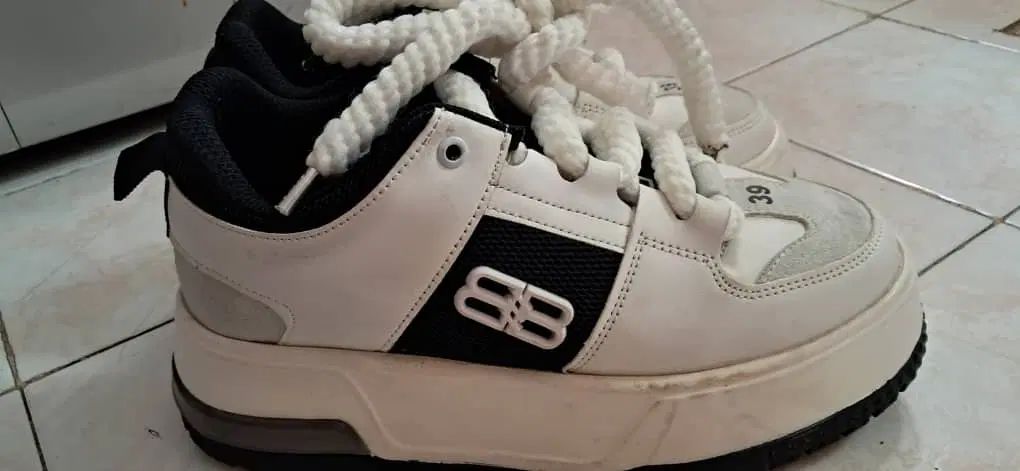 کفش BALENCIAGA سایز 39|کیف، کفش، کمربند|تهران, امام حسین|دیوار
