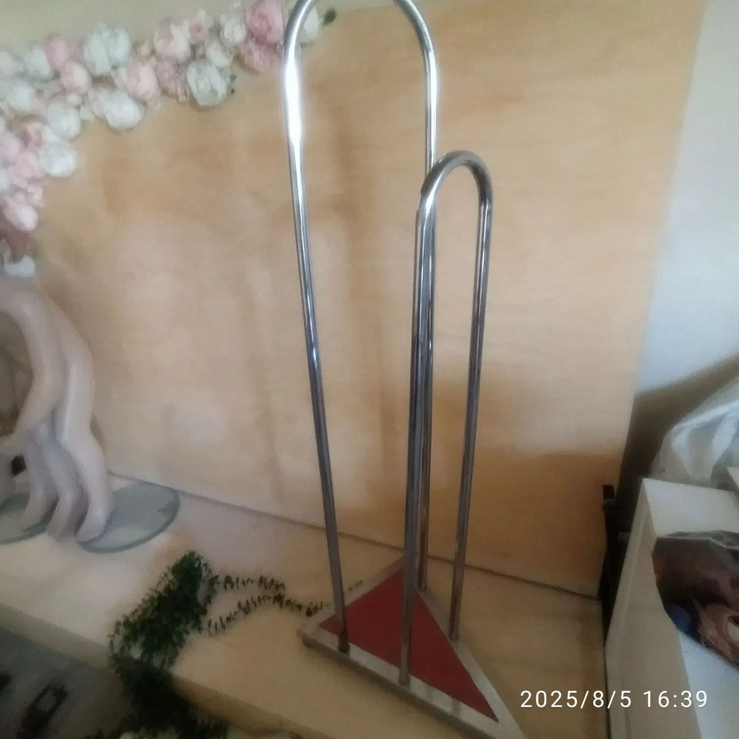 استند نگهدارنده چوبکار شال و سایر وسایل(ورق نزنید)|حراج|مشهد, سراب|دیوار