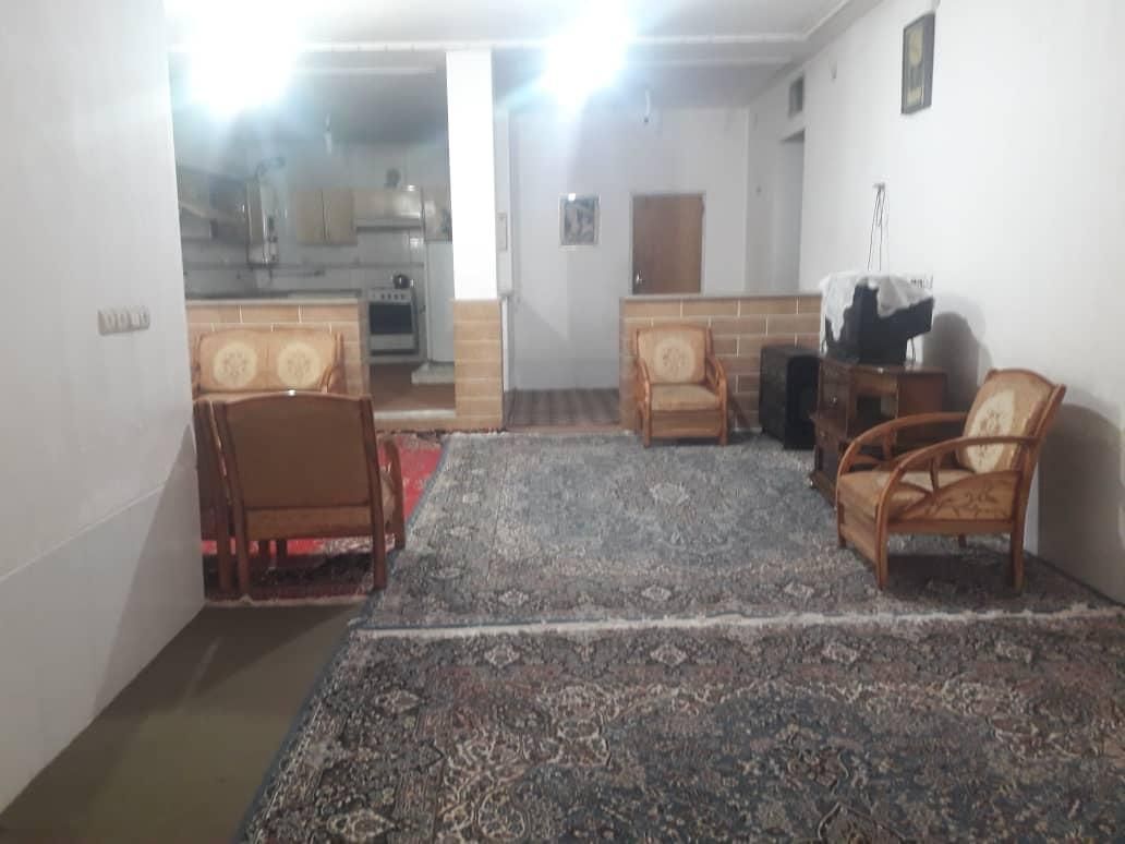 اجاره منزل ویلای مبله دوخوابه باگنجایش ۳ خودرو|اجارهٔ کوتاهمدت آپارتمان و سوئیت|شیراز, تل حسینآباد|دیوار