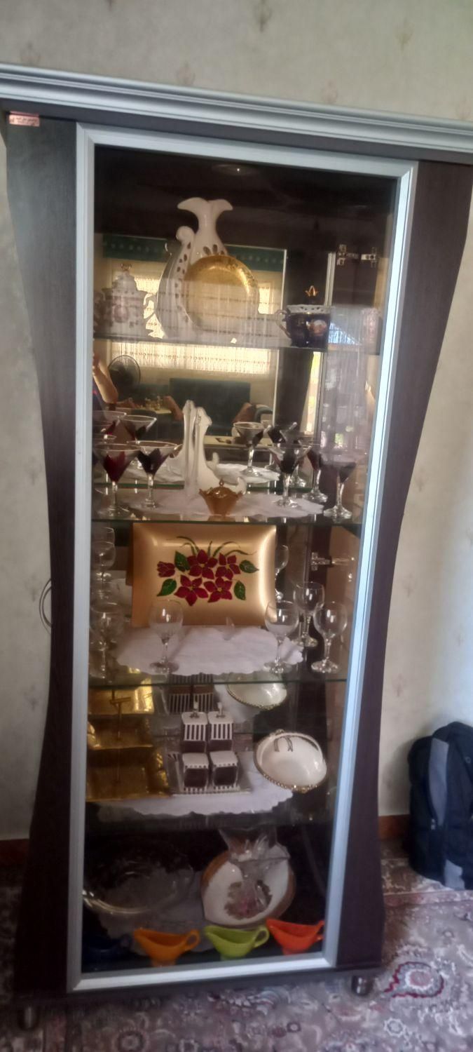 بوفه دکوری آینه دار درب از بغل باز می شه چهار طبقه|بوفه، ویترین، کنسول|بندر انزلی, طالب آباد|دیوار