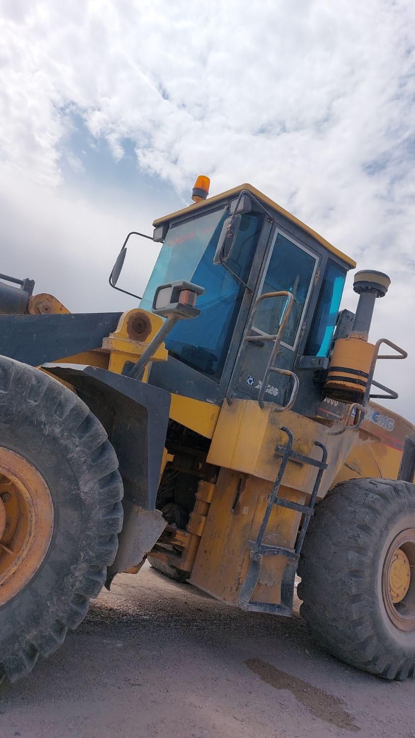 خدمات عمرانی بیل مکانیکی ولودر وبیل بکو وکمپرسی|خدمات حمل و نقل|یزد, |دیوار