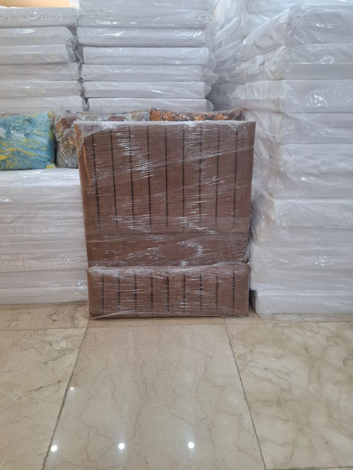 تخت خواب یک نفره حاجی پور(تختخواب۱یکنفره)تشک رینگو|تخت و سرویس خواب|مشهد, حسین‌آباد|دیوار