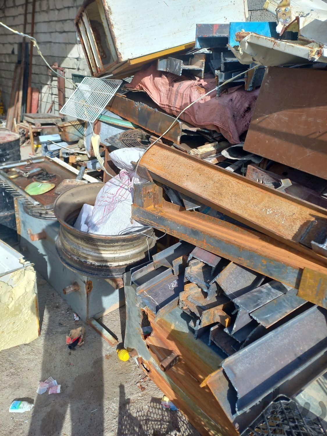 ضایعاتی بروز درب منزل و محل کارتون پرداخت نقدی|خدمات پیشه و مهارت|کنگاور, |دیوار