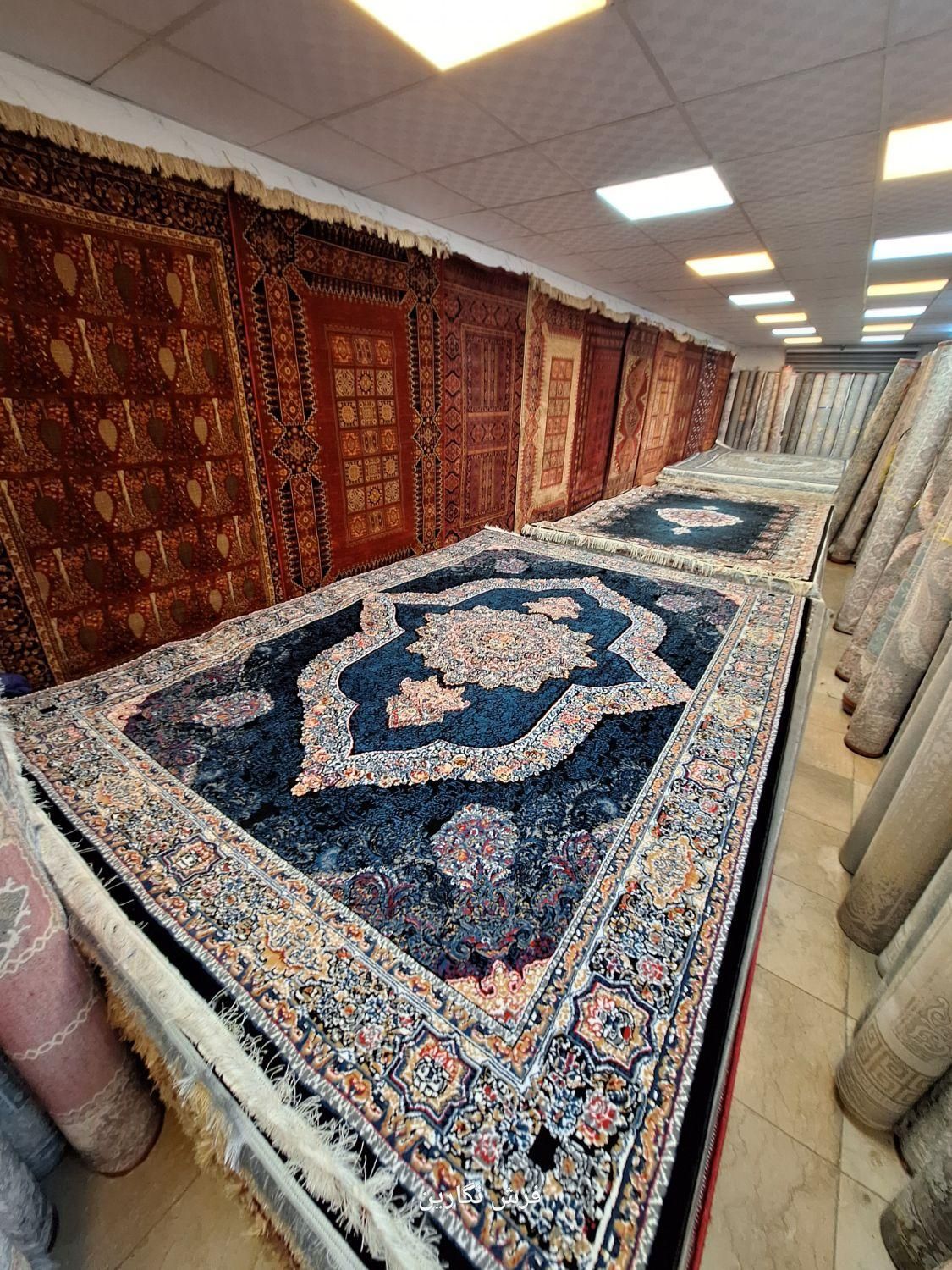 فرش ۹ متری اصفهان کارینا سورمه انبار اصلی|فرش|مشهد, امیر|دیوار