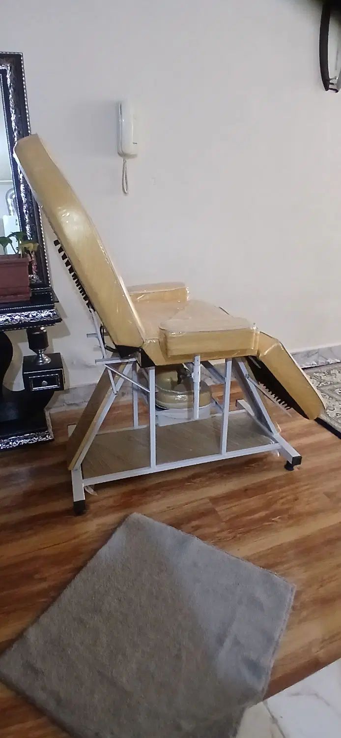 تخت وصندلی تاشو مژه ، اصلاح ، ماساژ ، تاتو|آرایشگاه و سالن‌های زیبایی|فولادشهر, فولادشهر|دیوار