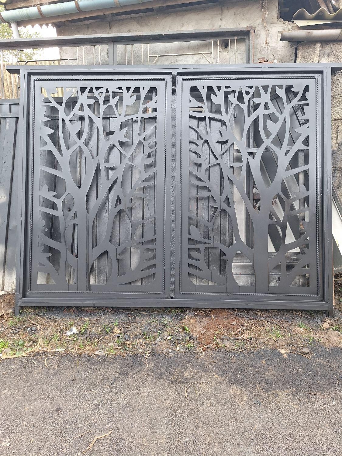 در و دروازه آهنی باغی ویلایی آپارتمان(درب فلزی)|مصالح و تجهیزات ساختمان|رودسر, |دیوار