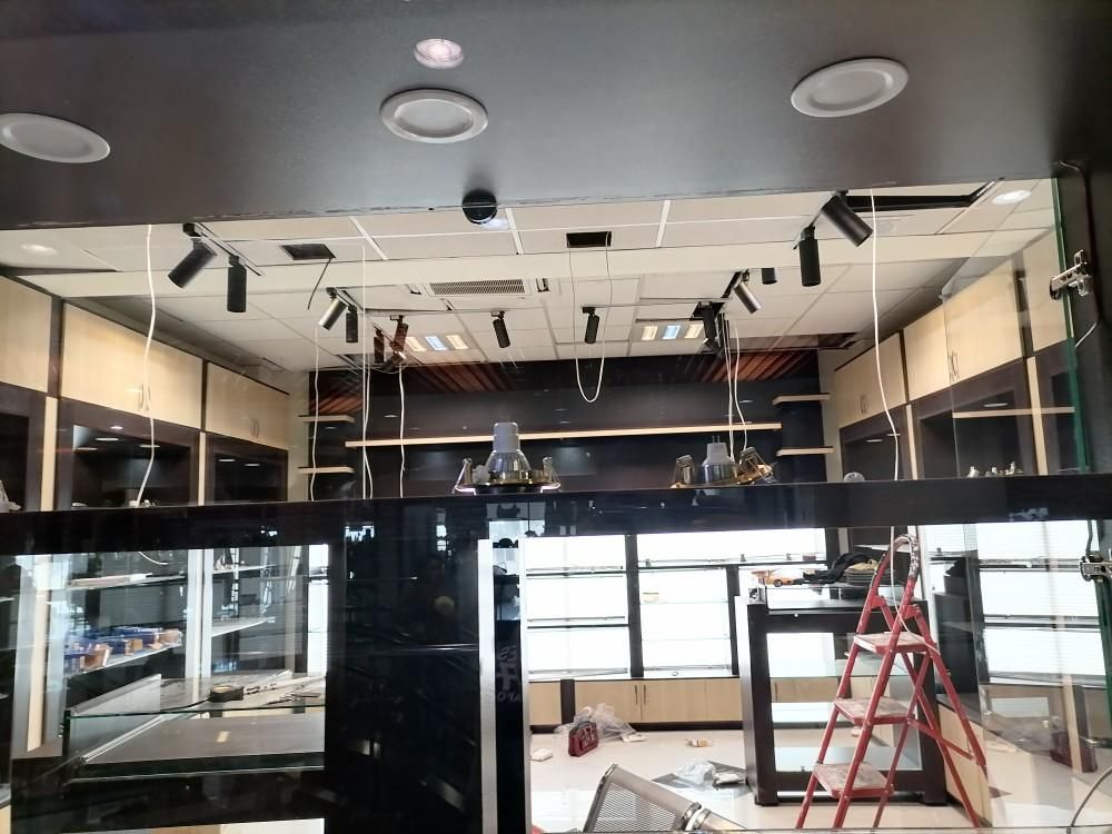 برقکار سیم‌کشی لوله کشی آب فاضلاب|خدمات پیشه و مهارت|کرمان, |دیوار