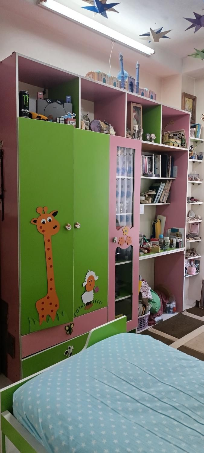 ( کمد دیواری) بسیار عالی|جاکفشی، کمد، دراور|رباط‌کریم, مسکن مهر آبشناسان|دیوار