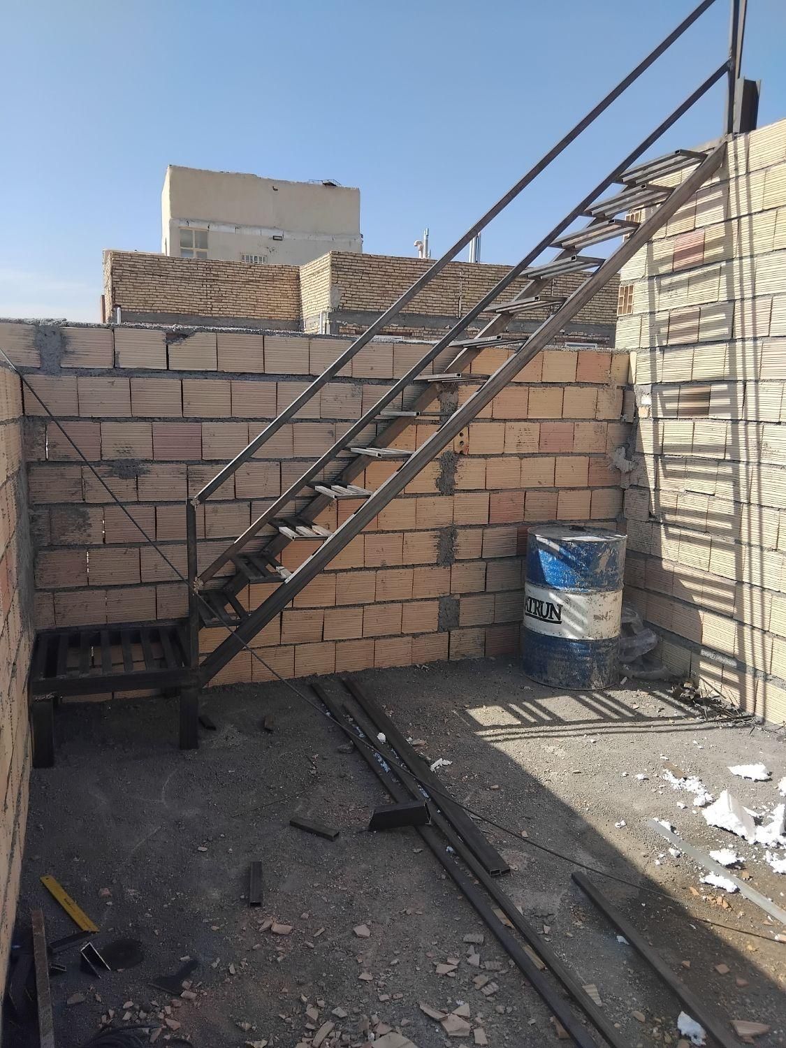 اجرای سقف شیروانی وساخت درب پنجره زیر قیمت|خدمات پیشه و مهارت|تربت جام, یحیی آباد|دیوار