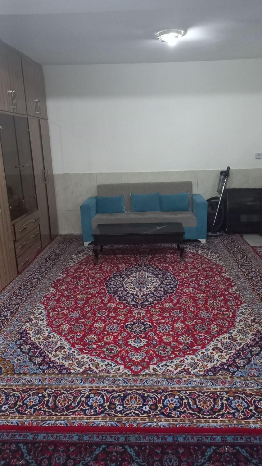 اجاره سوئیت طبقه ی همکف و راه جدا ومستقل|اجارهٔ کوتاه‌مدت آپارتمان و سوئیت|مشهد, حسین‌آباد|دیوار