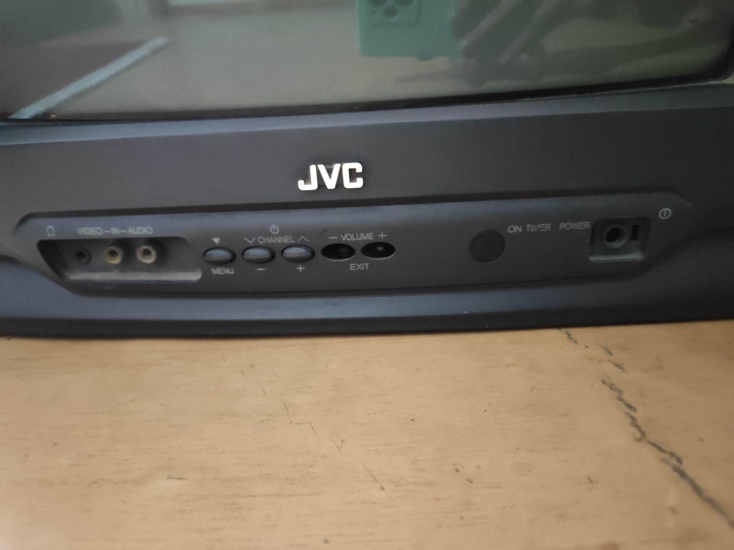 تلویزیون jvc به همراه میز تلویزیون|تلویزیون و پروژکتور|تهران, دبستان|دیوار