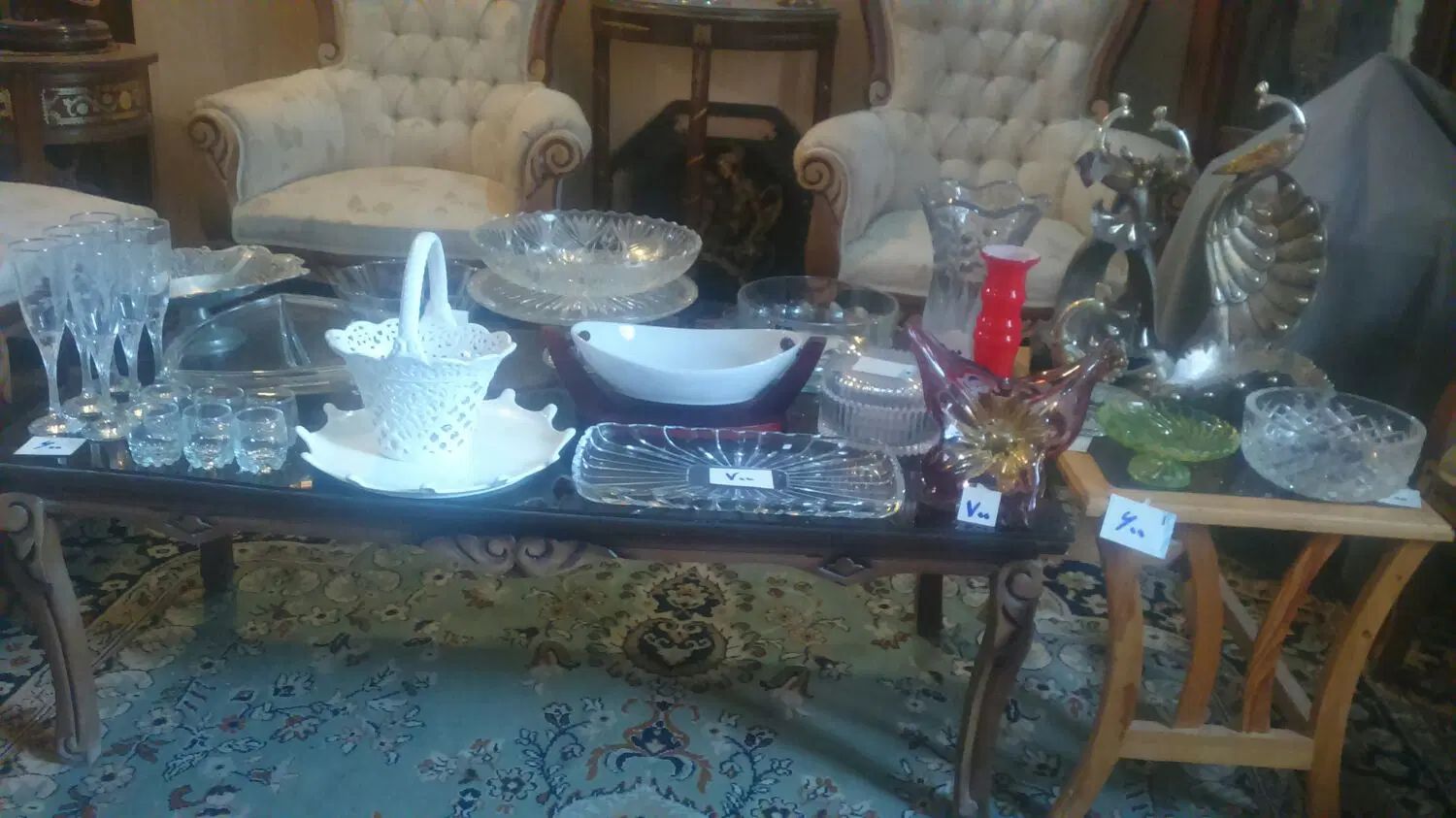 تعدادی ظروف کریستال وچینی پذیرایی دکوری مطابق فیلم|ظروف سرو و پذیرایی|مشهد, احمدآباد|دیوار