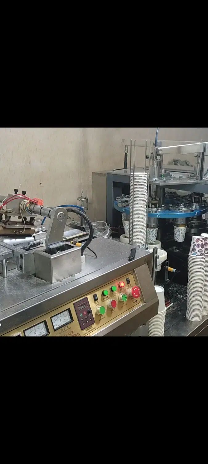 استخدام نیروی کارگر آقا در تولیدی لیوان کاغذی|استخدام صنعتی، فنی، مهندسی|تهران, دولاب|دیوار