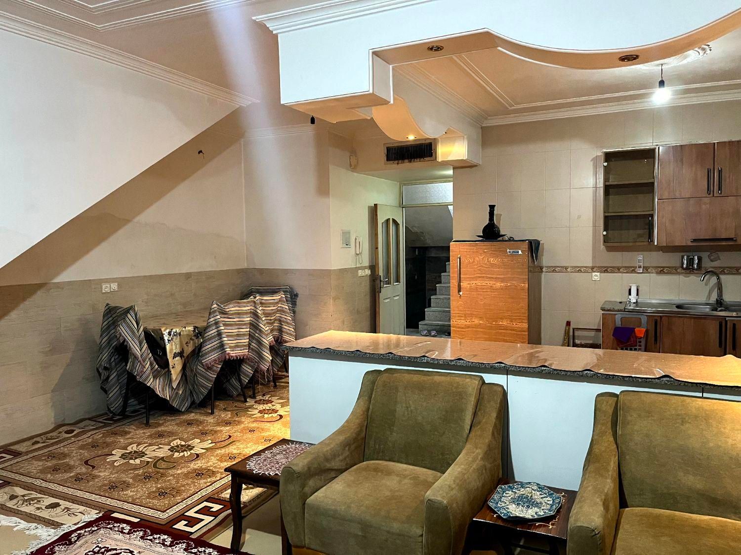 اجاره روزانه/هفتگی/ منزل تک خواب در گویم|اجارهٔ کوتاه‌مدت آپارتمان و سوئیت|شیراز, گویم|دیوار
