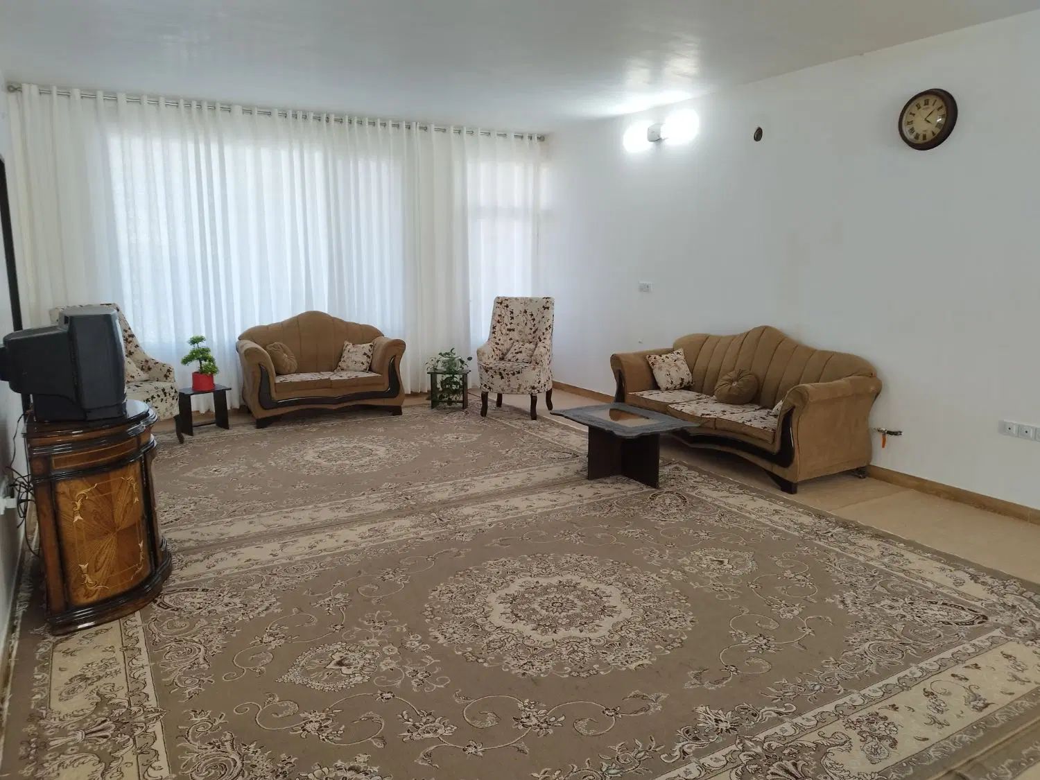 منزل‌نوساز‌وتمیز‌باپارکینگ‌اسکان‌مسافر|اجارهٔ کوتاه‌مدت آپارتمان و سوئیت|کاشان, دشت لتحر|دیوار