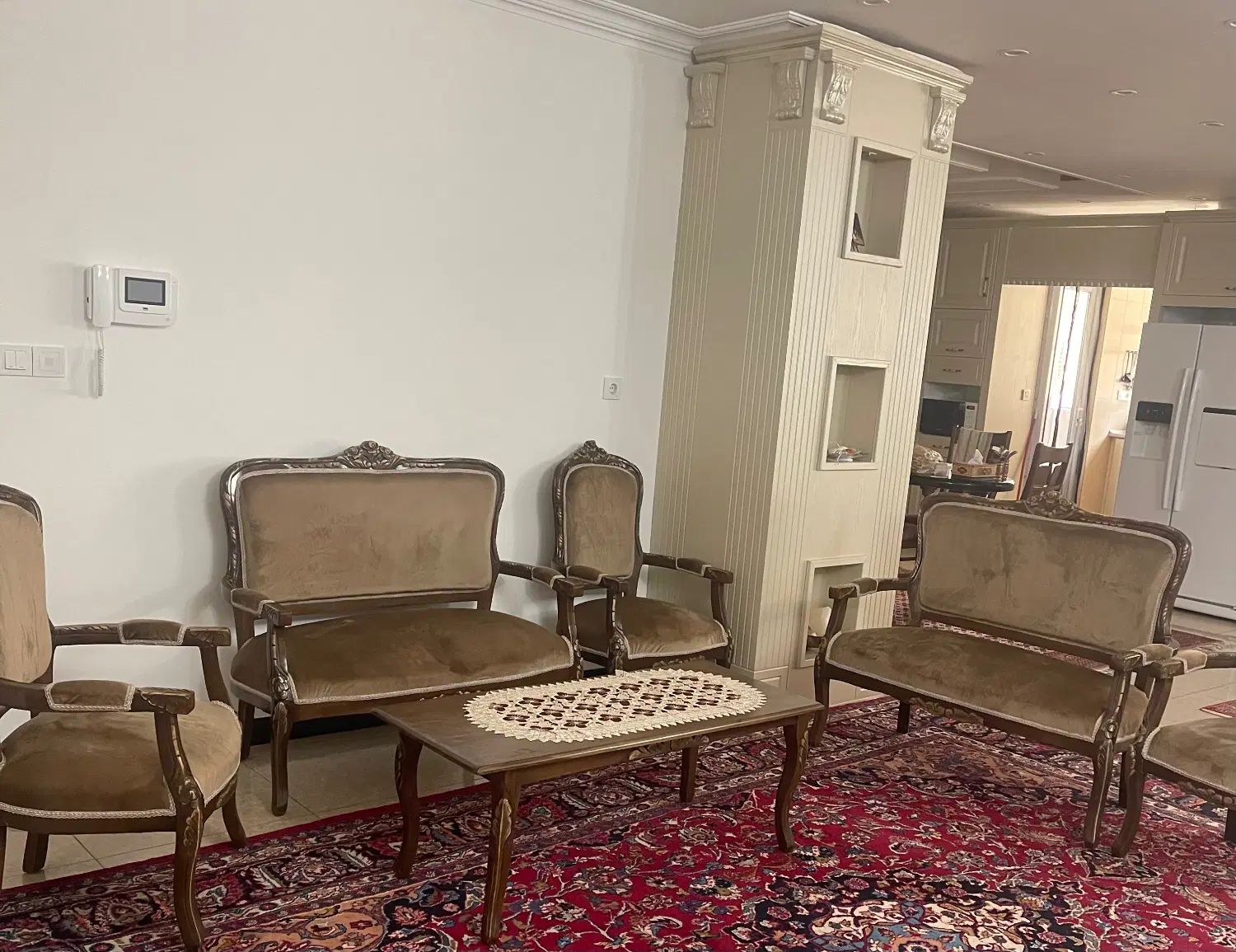 مبل ۷ نفره چوب و پارچه همراه با میز جلومبلی|مبلمان خانگی و میز عسلی|سمنان, |دیوار