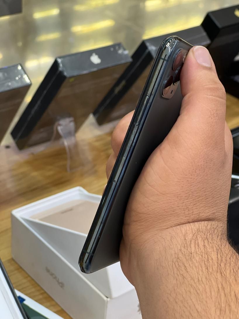 iPhone 11 Pro 256 gb 2sim zaa|موبایل|شیراز, وصال|دیوار