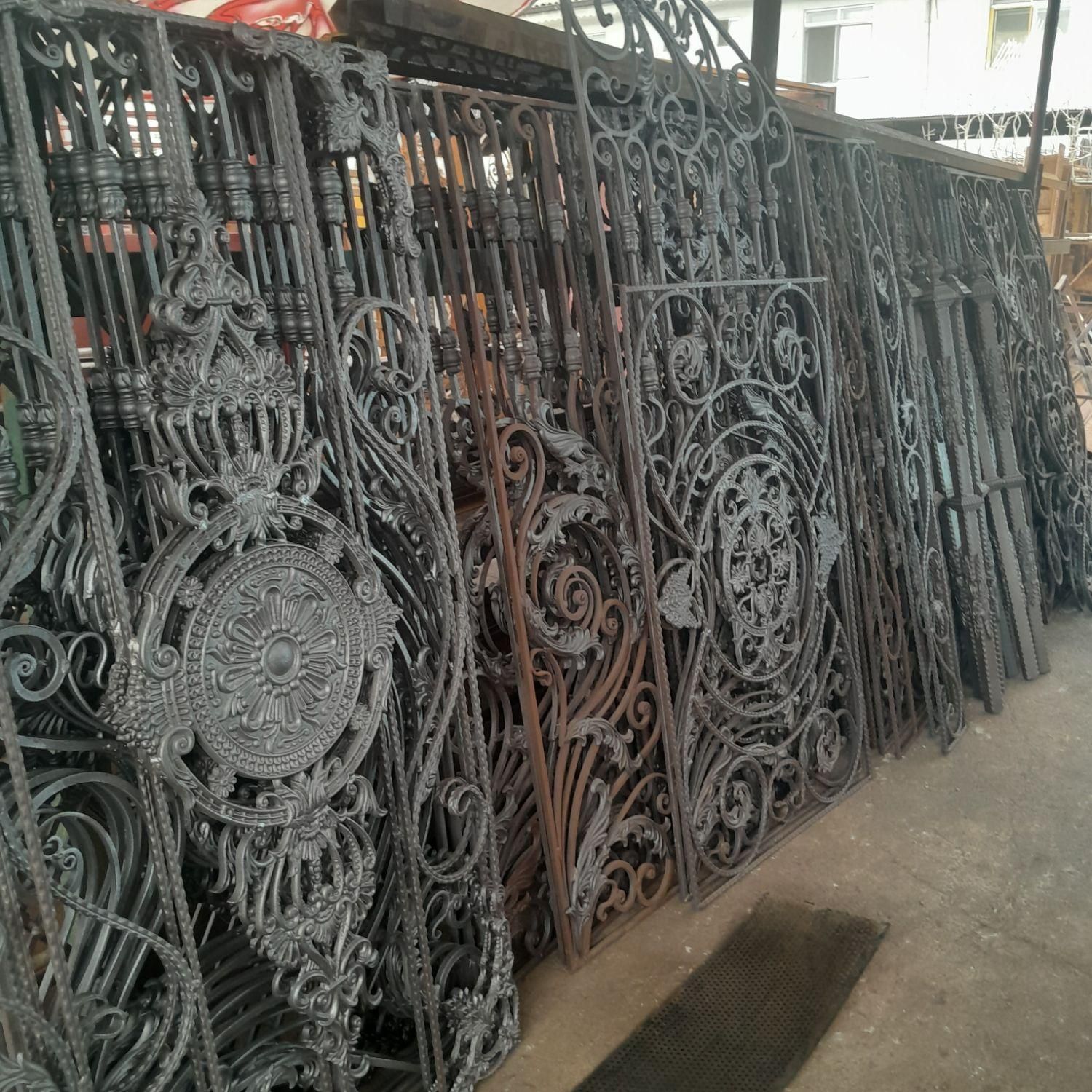 فرفورژه گلهای کادری درب اهن الات افق رشت|مصالح و تجهیزات ساختمان|رشت, فرزانه|دیوار