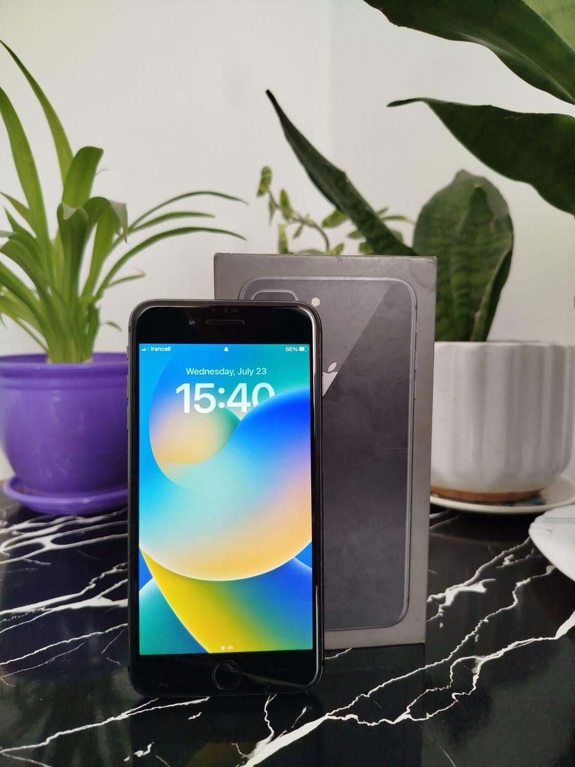 اپل iPhone 8 Plus با حافظهٔ ۶۴ گیگابایت تمیز|موبایل|تهران, آبشار تهران (دریاچه)|دیوار