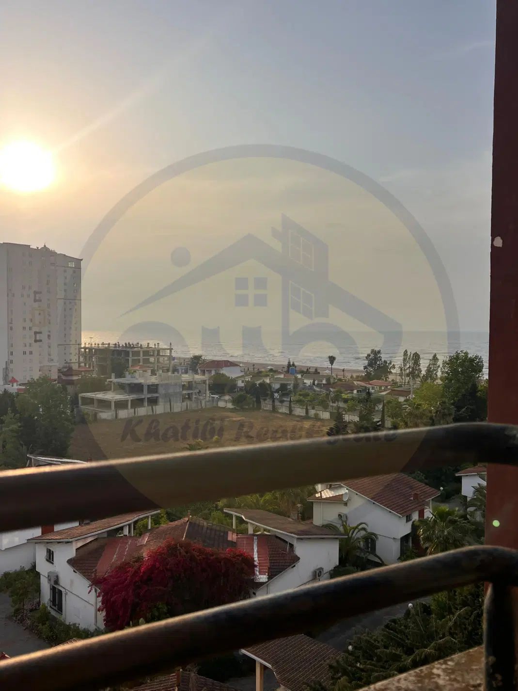 فروش آپارتمان ۹۰ متری نقلی با دید به دریا|فروش آپارتمان|سرخرود, |دیوار