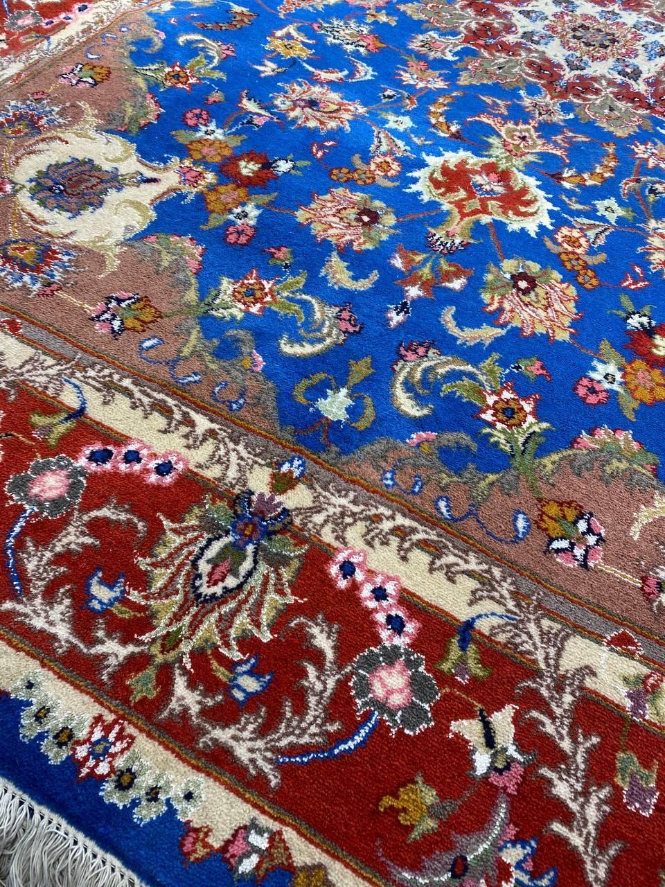 جفت ۶ متری فرش دستبافت گل ابریشم زمینه ابی|فرش|تهران, صادقیه|دیوار