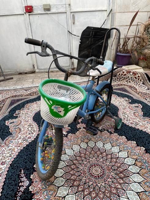 دوچرخه|دوچرخه، اسکیت، اسکوتر|قدس, شهر‌قدس|دیوار