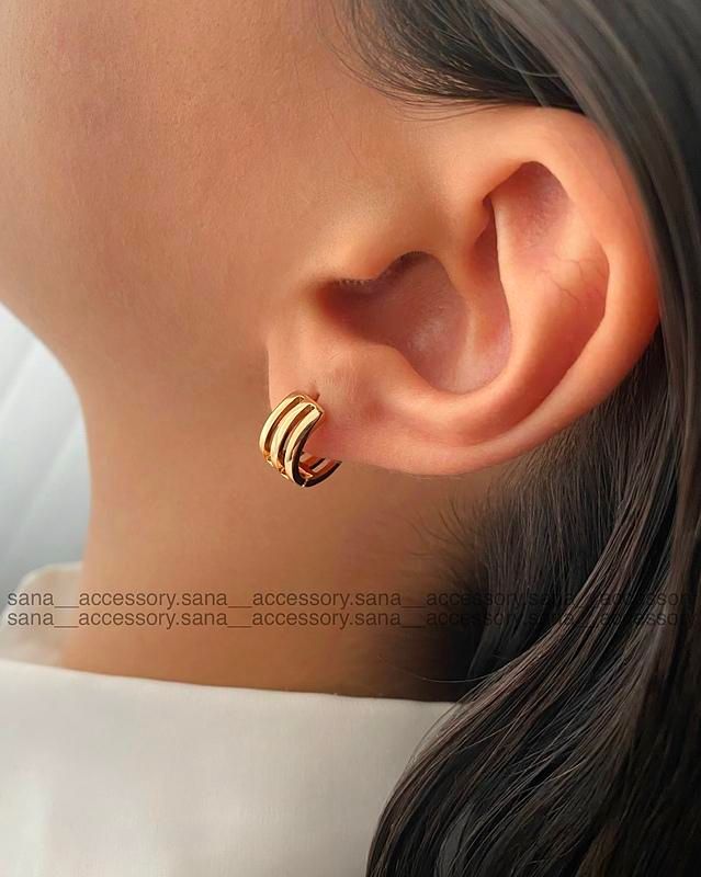 اشیاء گم شده (تک لنگه گشواره)|جواهرات|رشت, توشیبا|دیوار