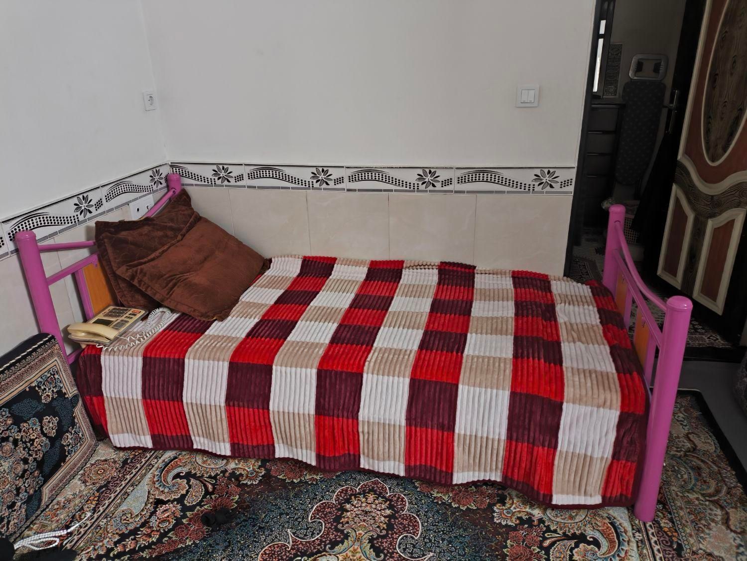 تخت خواب|تخت و صندلی بچه|محمدشهر, کوی بهار|دیوار