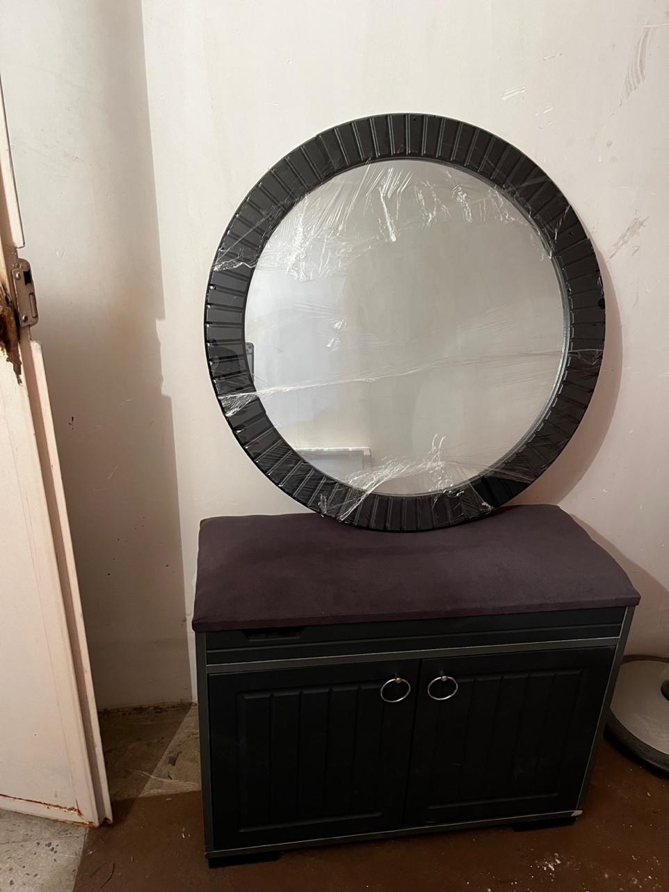 وسیله آرایشگری-پاف،کنسول وجاکفشی+آینه گرد دیوارکوب|مبلمان خانگی و میز عسلی|قزوین, |دیوار