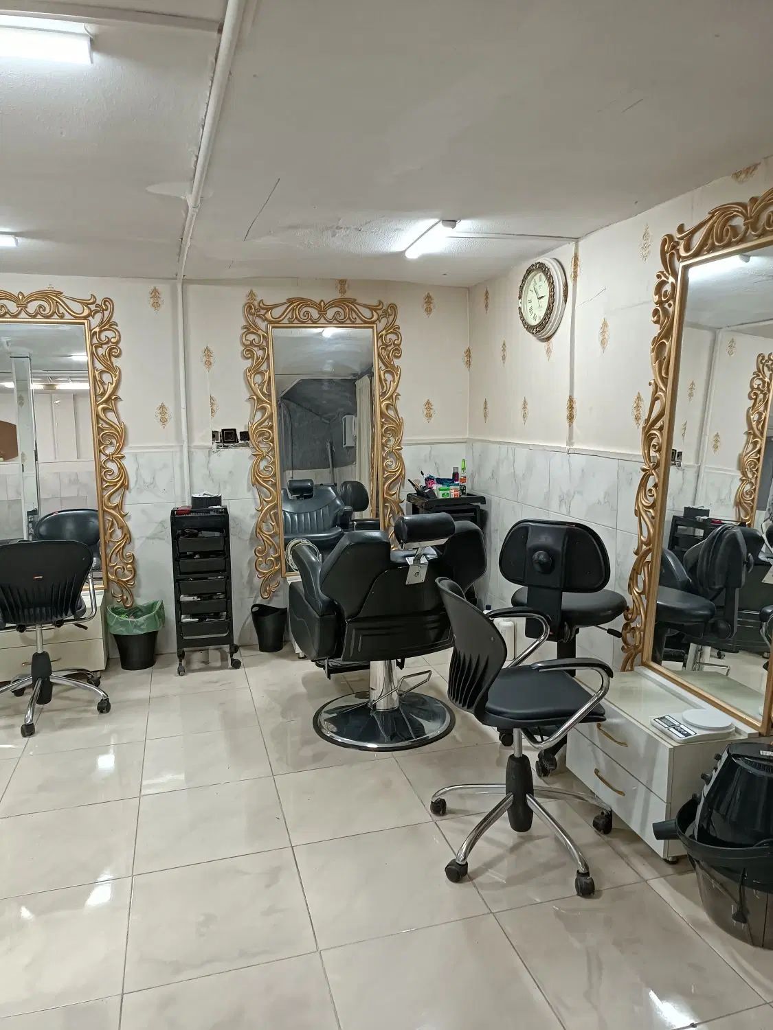 اجاره لاین ناخن و مژه/ تخفیف ۳۰٪ رو تمام خدمات|خدمات آرایشگری و زیبایی|مشهد, احمدآباد|دیوار