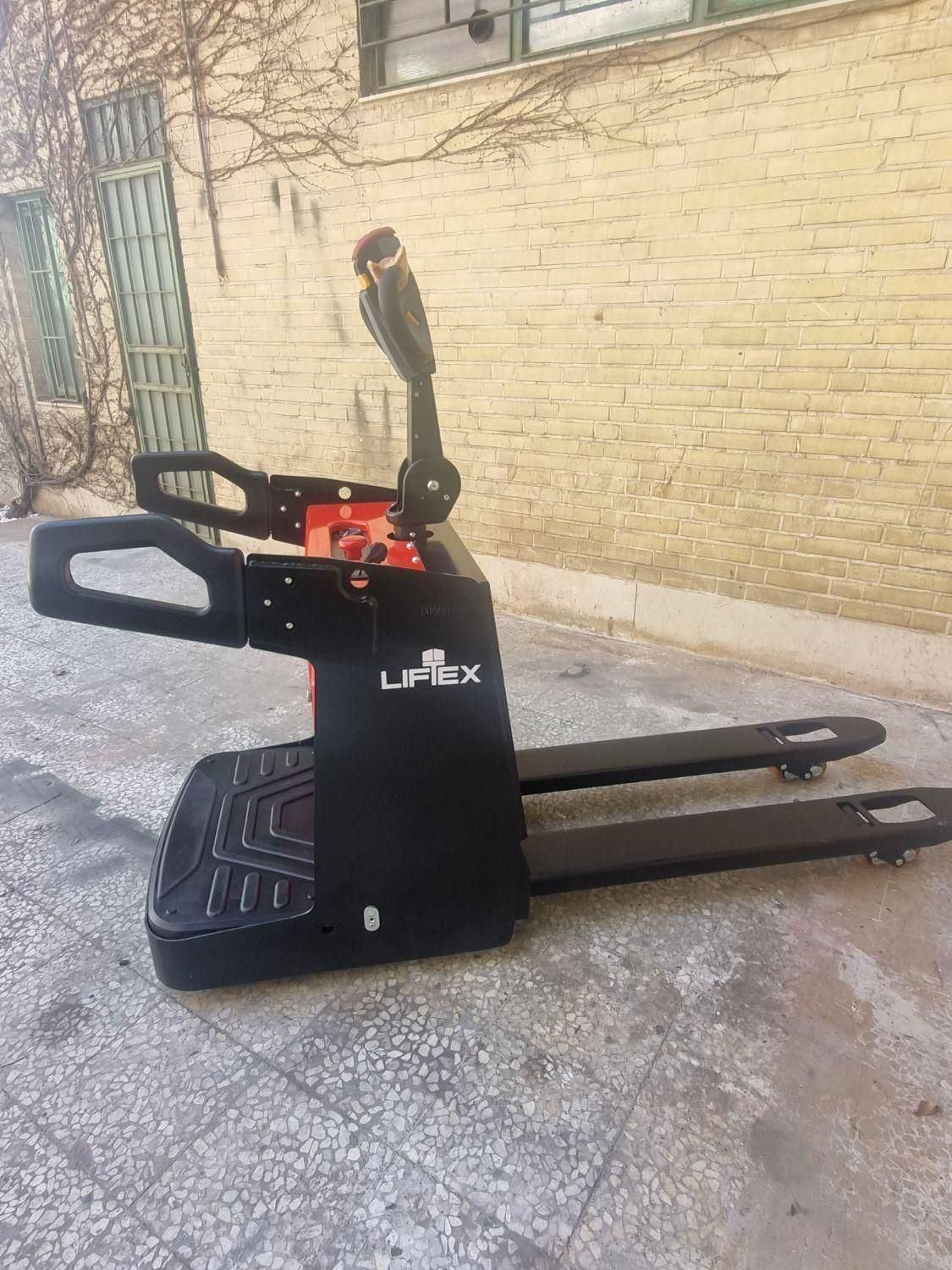 ماشین لیفتراک وارداتی صفر و کارده|ماشینآلات صنعتی|زنجان, |دیوار