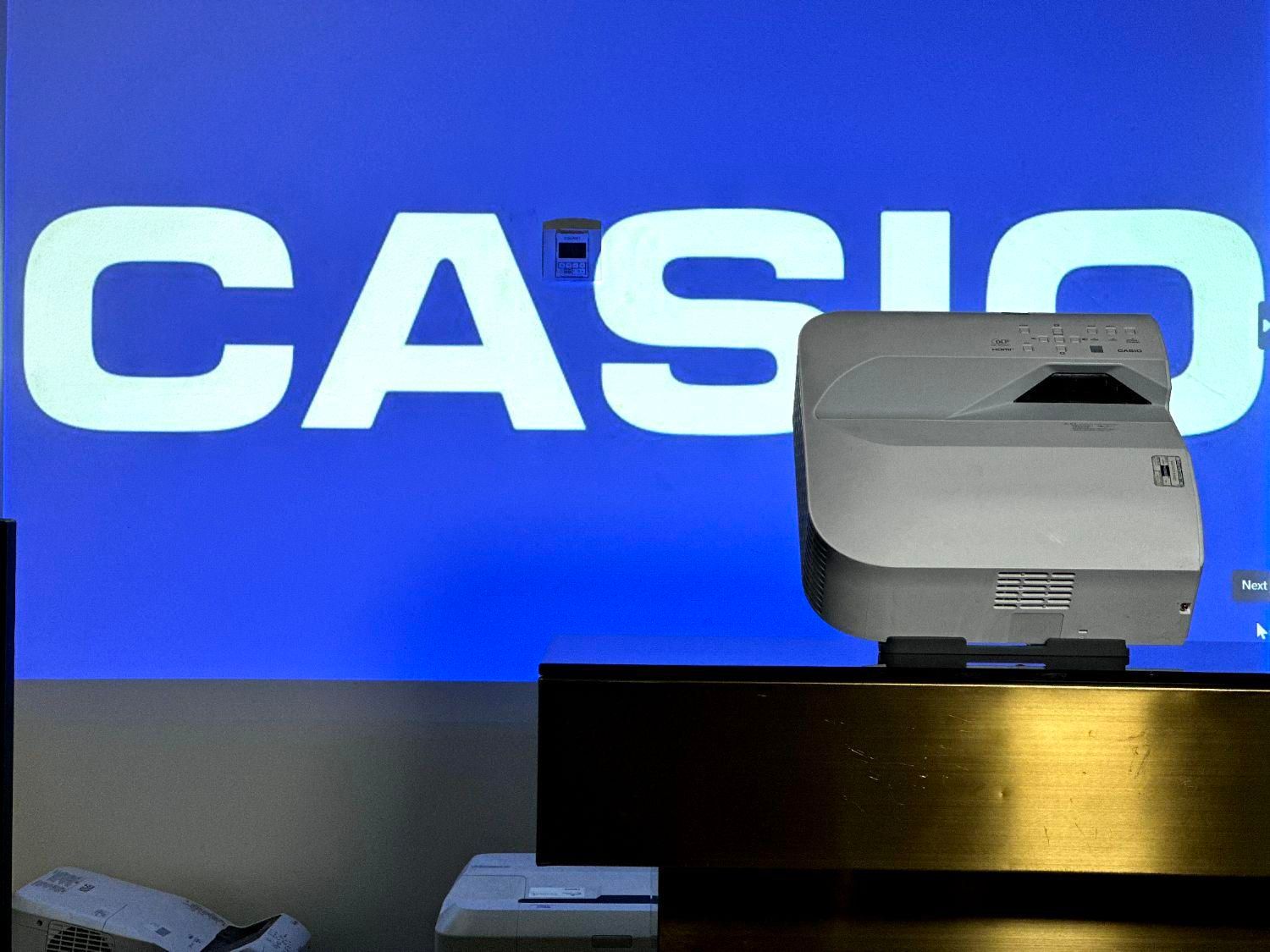 ویدئو پروژکتور casio ut 310|تلویزیون و پروژکتور|تهران, ونک|دیوار