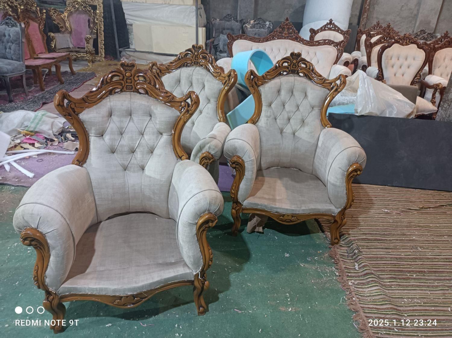 تولیدو تعمیر انواع مبلمان راحتی کلاسیک|خدمات پیشه و مهارت|اراک, |دیوار