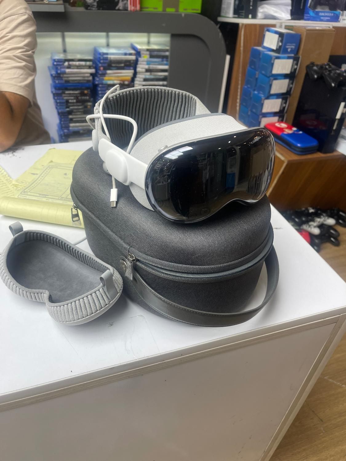 Apple vision pro اپل ویژن پرو|لوازم جانبی موبایل و تبلت|تهران, صادقیه|دیوار