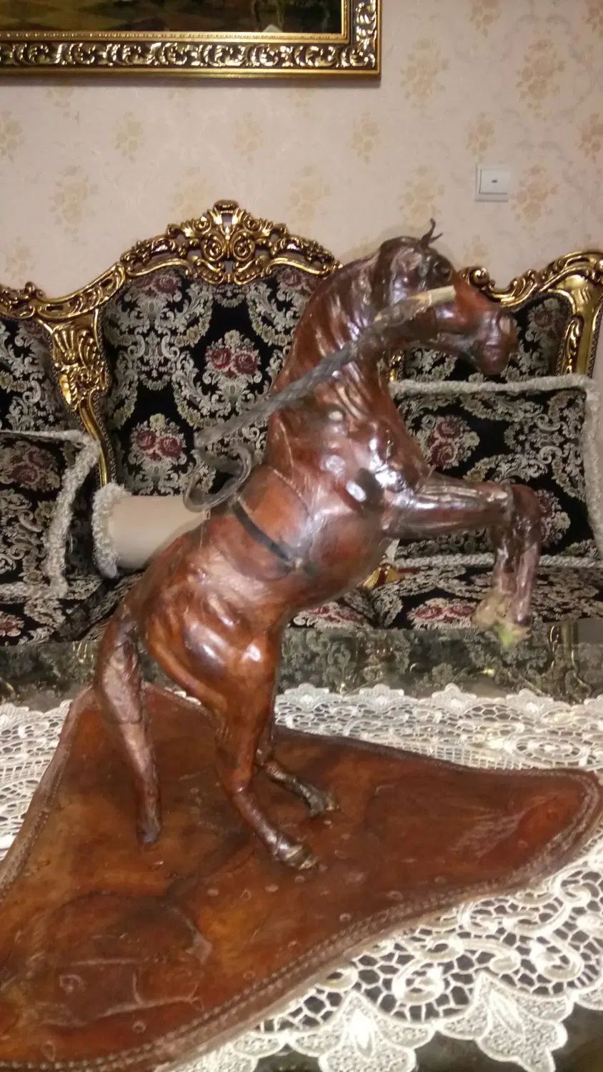 مجسمه تمام چرم طبیعی آنتیک شاهکار سوئیسی|مجسمه، تندیس، ماکت|تهران, سید خندان (جلفا)|دیوار