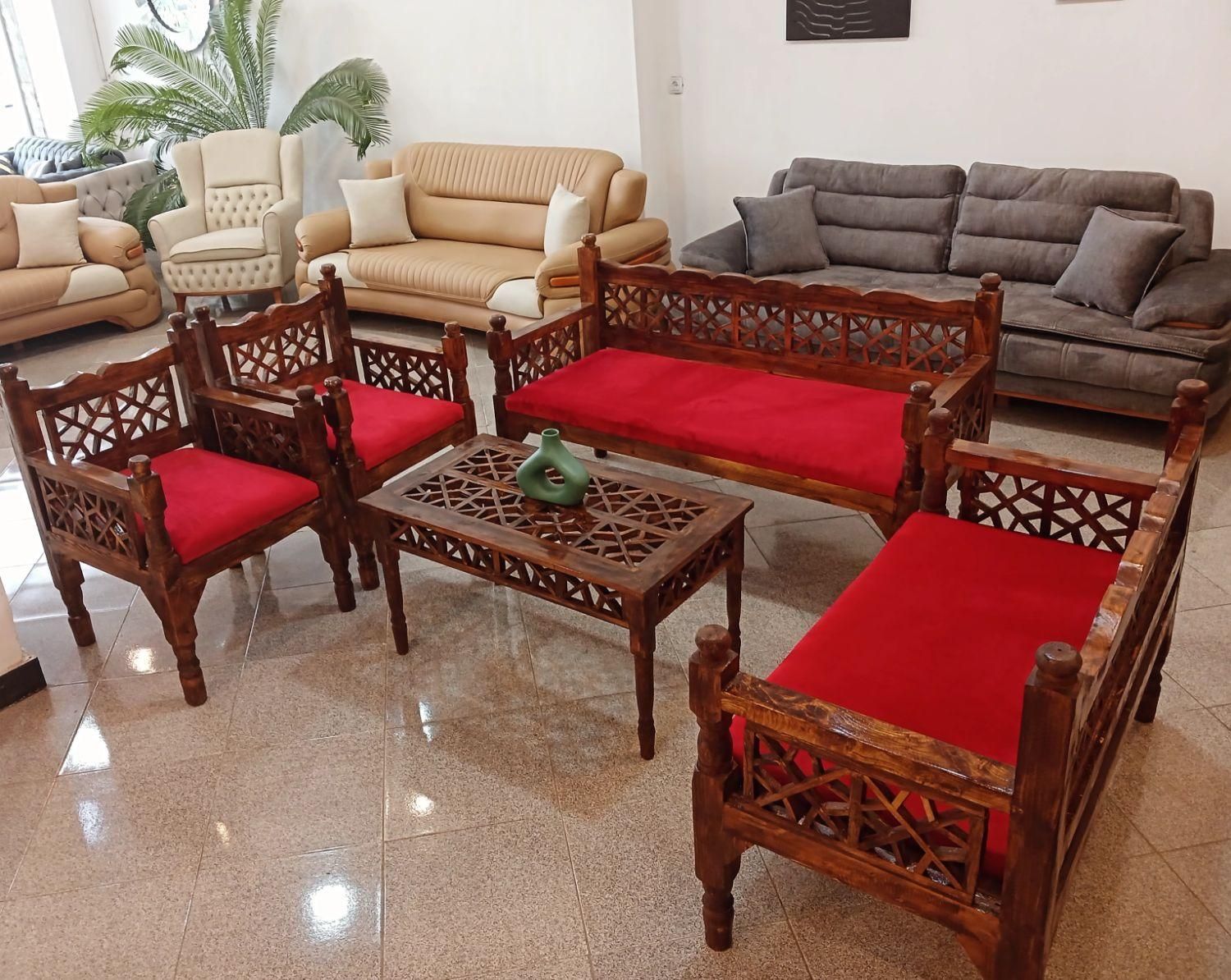 تخت سنتی چوبی|مبلمان خانگی و میز عسلی|رشت, جانبازان|دیوار