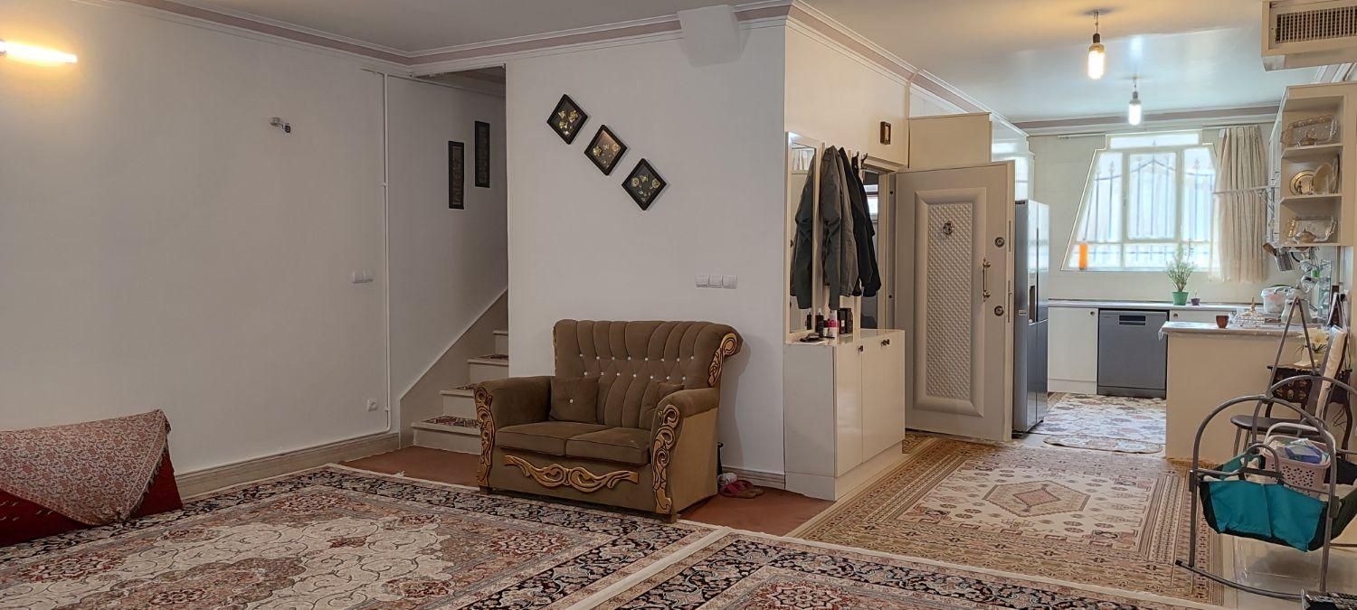 خانه ویلایی دوبلکس ۳ خوابه|فروش خانه و ویلا|بروجرد, |دیوار