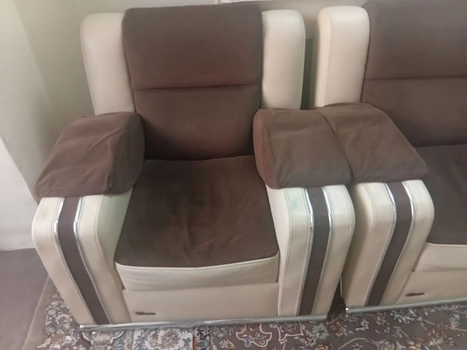 مبلمان|مبلمان خانگی و میز عسلی|تهران, شوش (باغ آذری)|دیوار