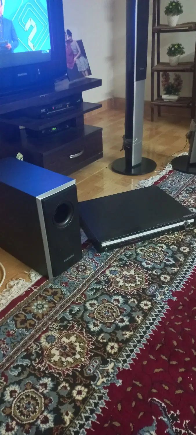 ۳باند ایستاده یک باند بزرگ همراه یک دی وی دی|سیستم صوتی خانگی|بندر انزلی, کارآموزی|دیوار