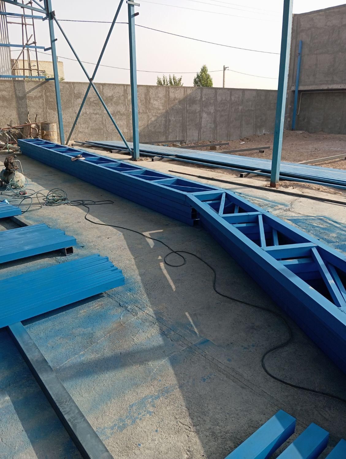 اجرای سقف شیروانی،ساخت درب و پنجره|خدمات پیشه و مهارت|یزد, |دیوار