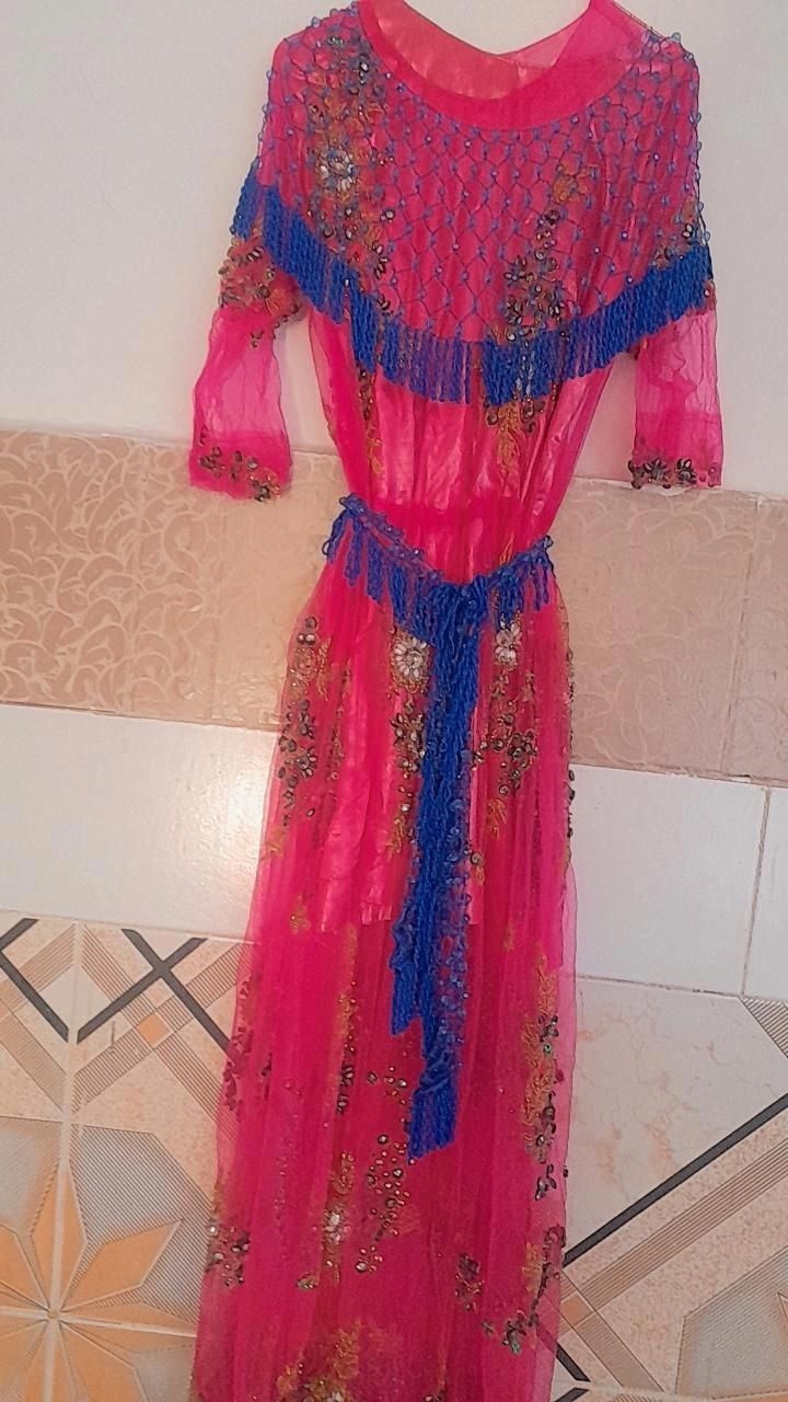 بی عنوان|لباس|کنگاور, |دیوار
