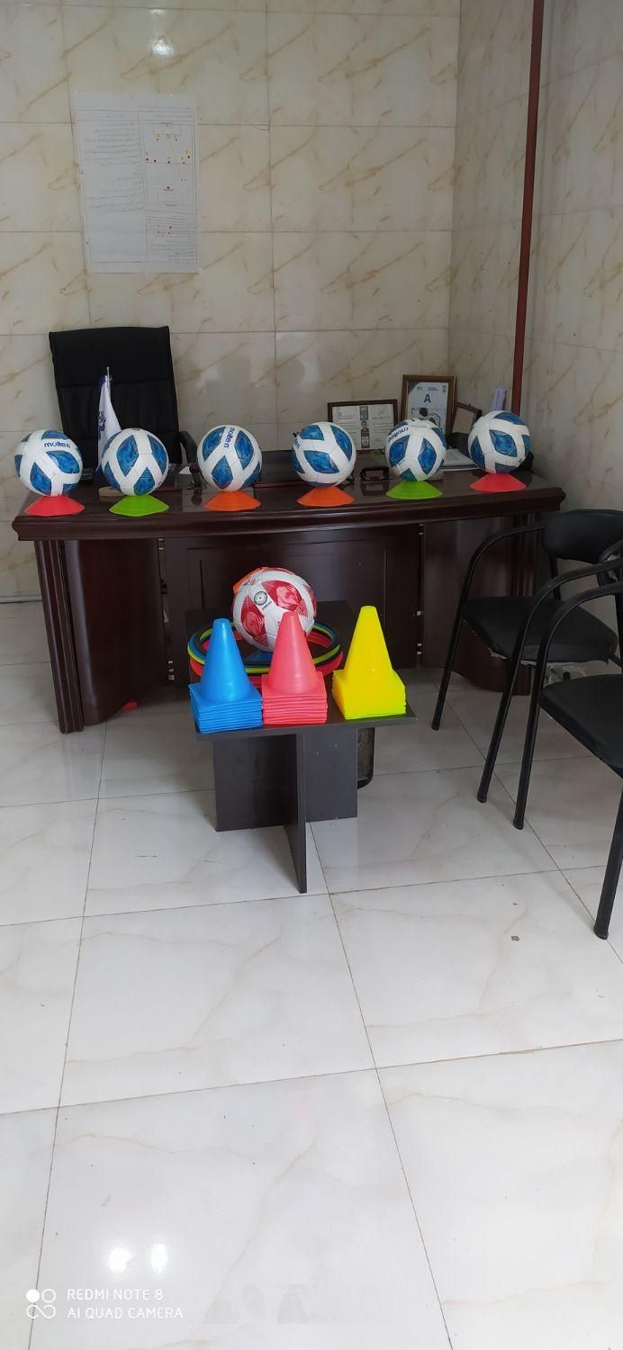 مدرسه فوتبال چپ پا|خدمات آموزشی|رشت, پیرکلاچای|دیوار