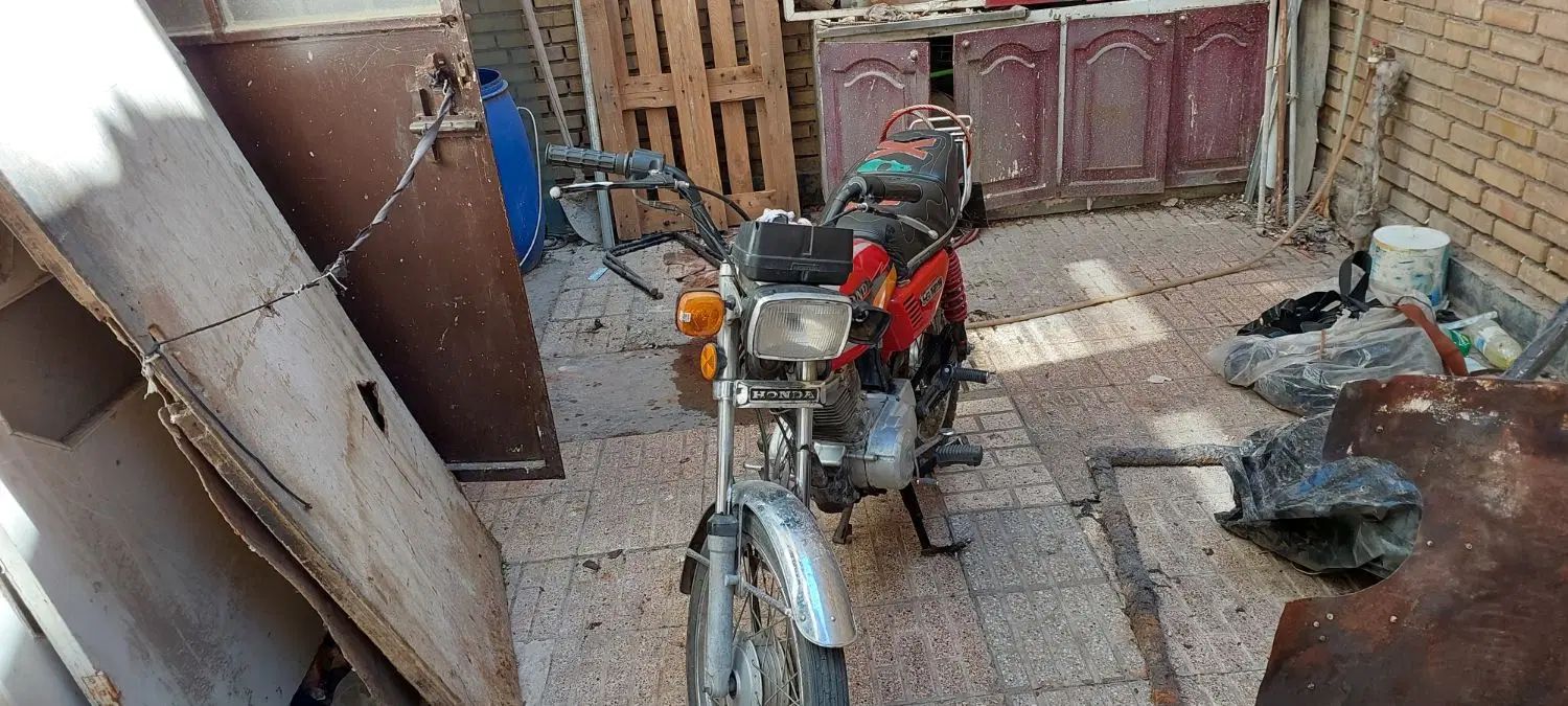 هندا مدل۹۳|موتورسیکلت|مشهد, تلگرد|دیوار