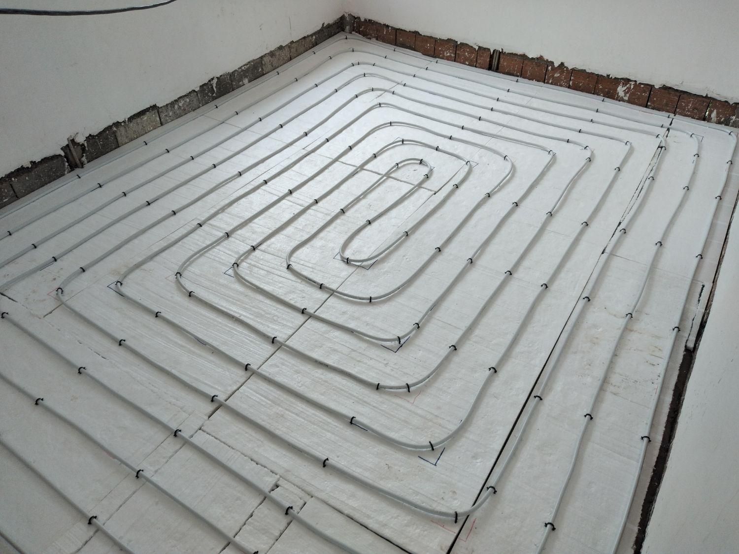 اجرای تاسیسات لوله کشی آب ساختمان و استخر(لوله کش)|خدمات پیشه و مهارت|بابل, |دیوار