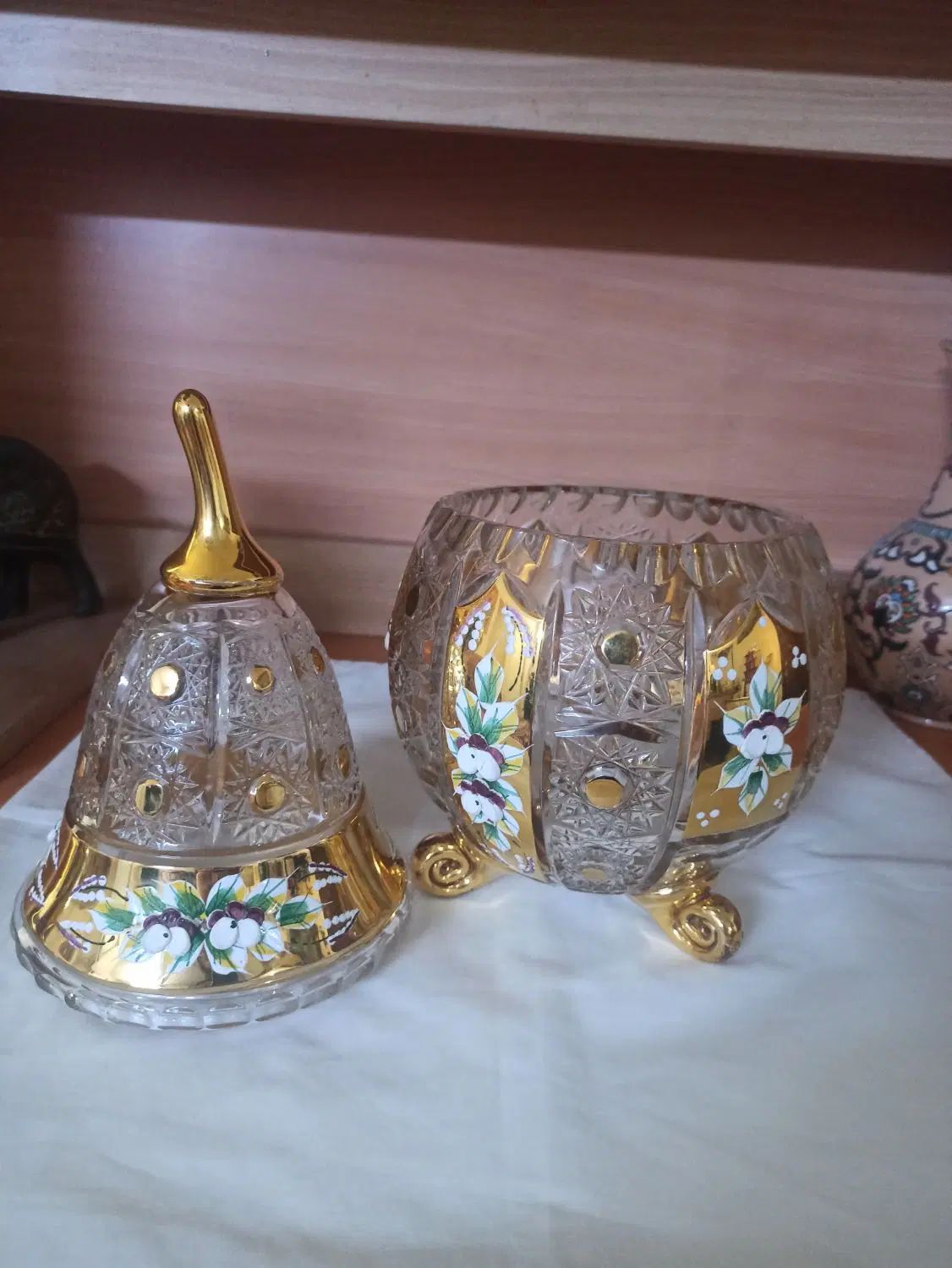 شکلات خوری گلابی و شکلات خوری درب دار بوهمیای چک|ظروف سرو و پذیرایی|کرج, مصباح|دیوار