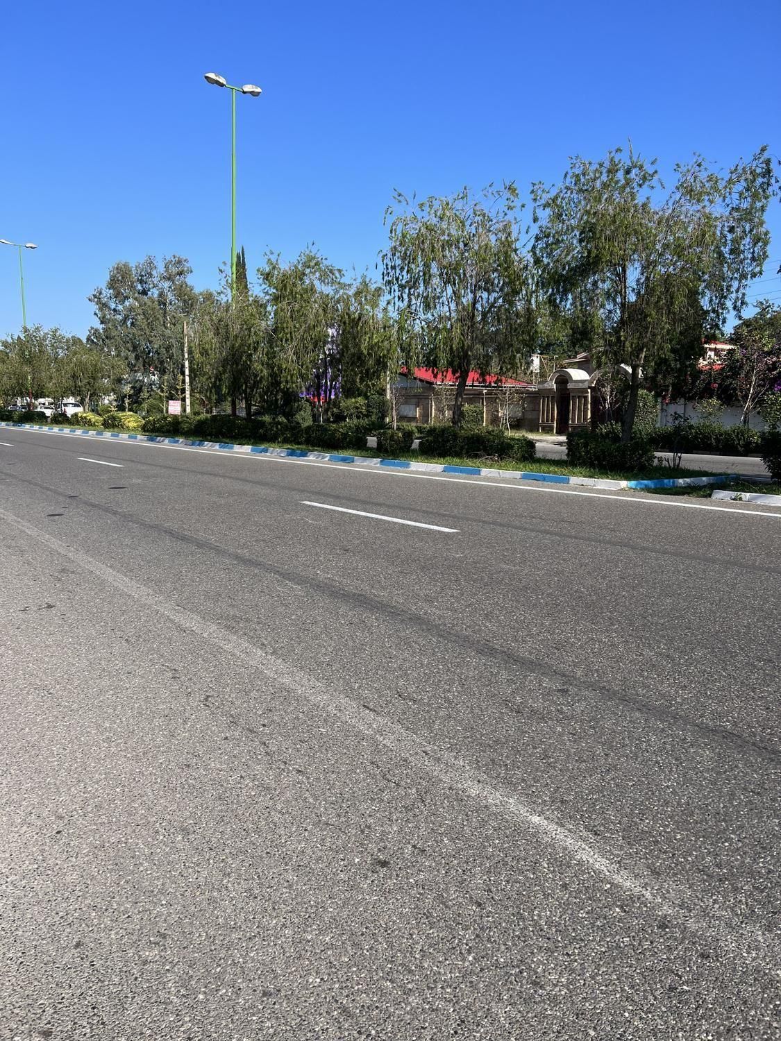 ۲۴۵۰ مترمربع بَرِ اتوبان اصلی ۲ کله تراکم ۱۰ طبقه|فروش زمین و ملک کلنگی|رامسر, |دیوار